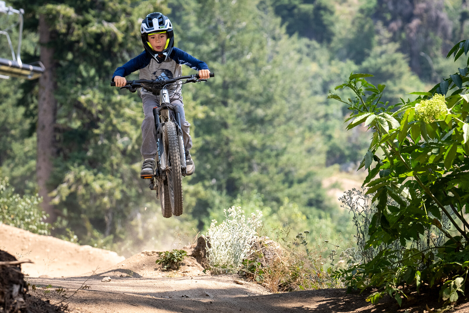 Giant Faith 24 Kids Mountain Bike Review-15